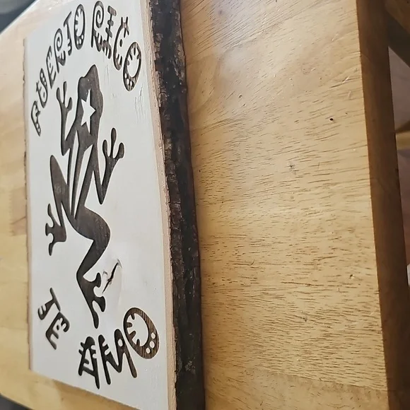 Carved Wooden Frog Plaque - Picture 3 of 5